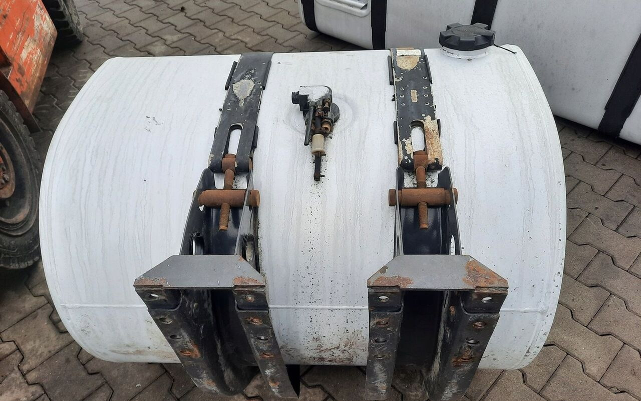 Renault ZBIORNIK PALIWA RENAULT GAMA RANGE T 100/70/70 20503505 - Fuel tank for Truck: picture 4 Renault ZBIORNIK PALIWA RENAULT GAMA RANGE T 100/70/70 20503505 - Fuel tank for Truck: picture 4