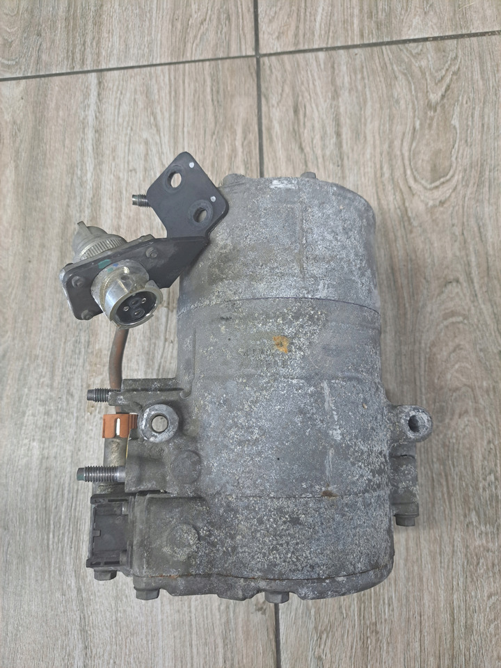 SANDEN SPRĘŻARKA KOMPRESOR KLIMATYZACJI VOLVO FH 4 FM 4 FMX - AC compressor for Truck: picture 4 SANDEN SPRĘŻARKA KOMPRESOR KLIMATYZACJI VOLVO FH 4 FM 4 FMX - AC compressor for Truck: picture 4