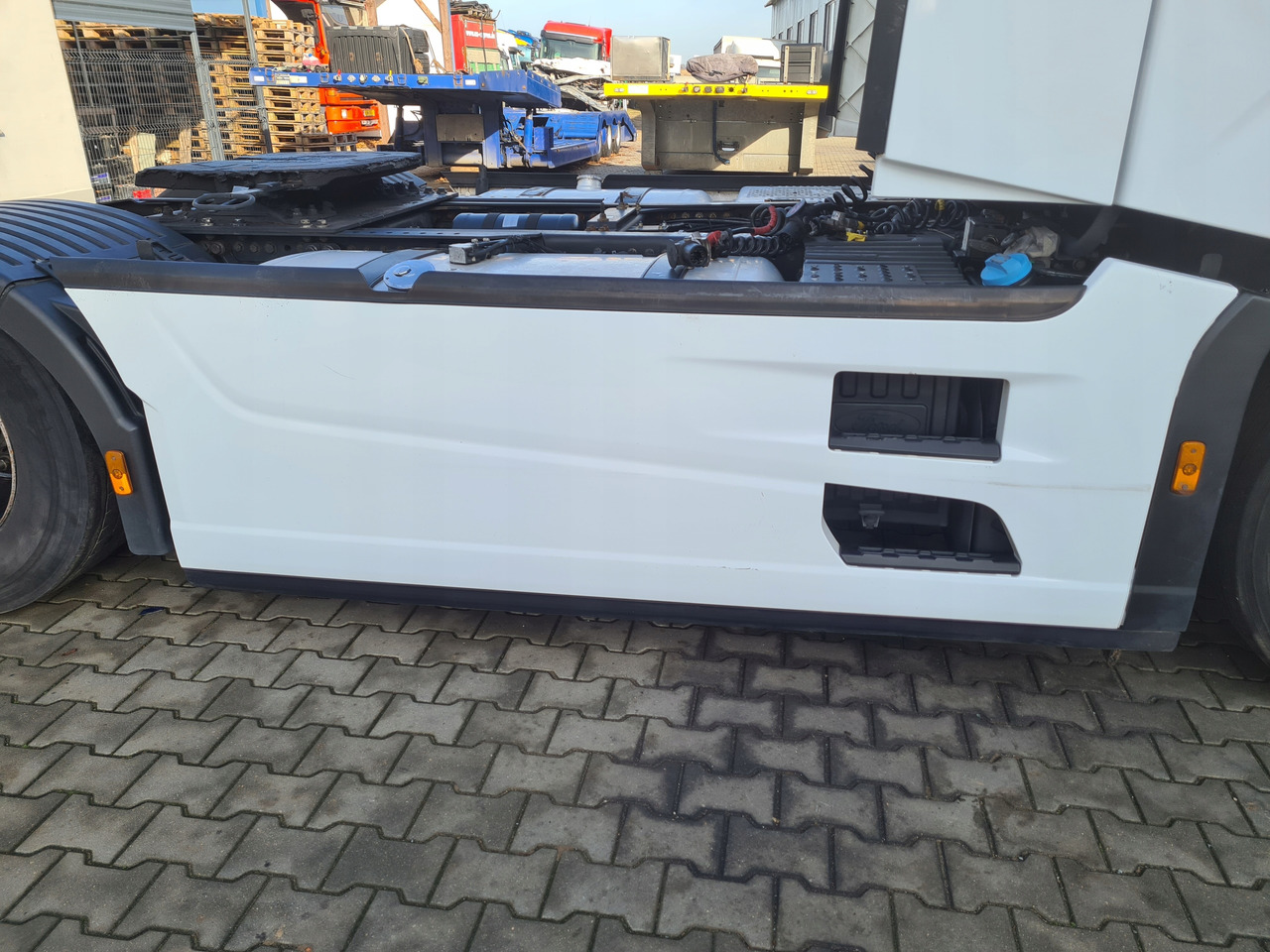 FORD ZABUDOWY OSŁONY MIĘDZYOSIOWE MOCOWANIA KOMPLET ORYGINAŁ FORD F-MAX 500 - Spare parts for Truck: picture 2 FORD ZABUDOWY OSŁONY MIĘDZYOSIOWE MOCOWANIA KOMPLET ORYGINAŁ FORD F-MAX 500 - Spare parts for Truck: picture 2