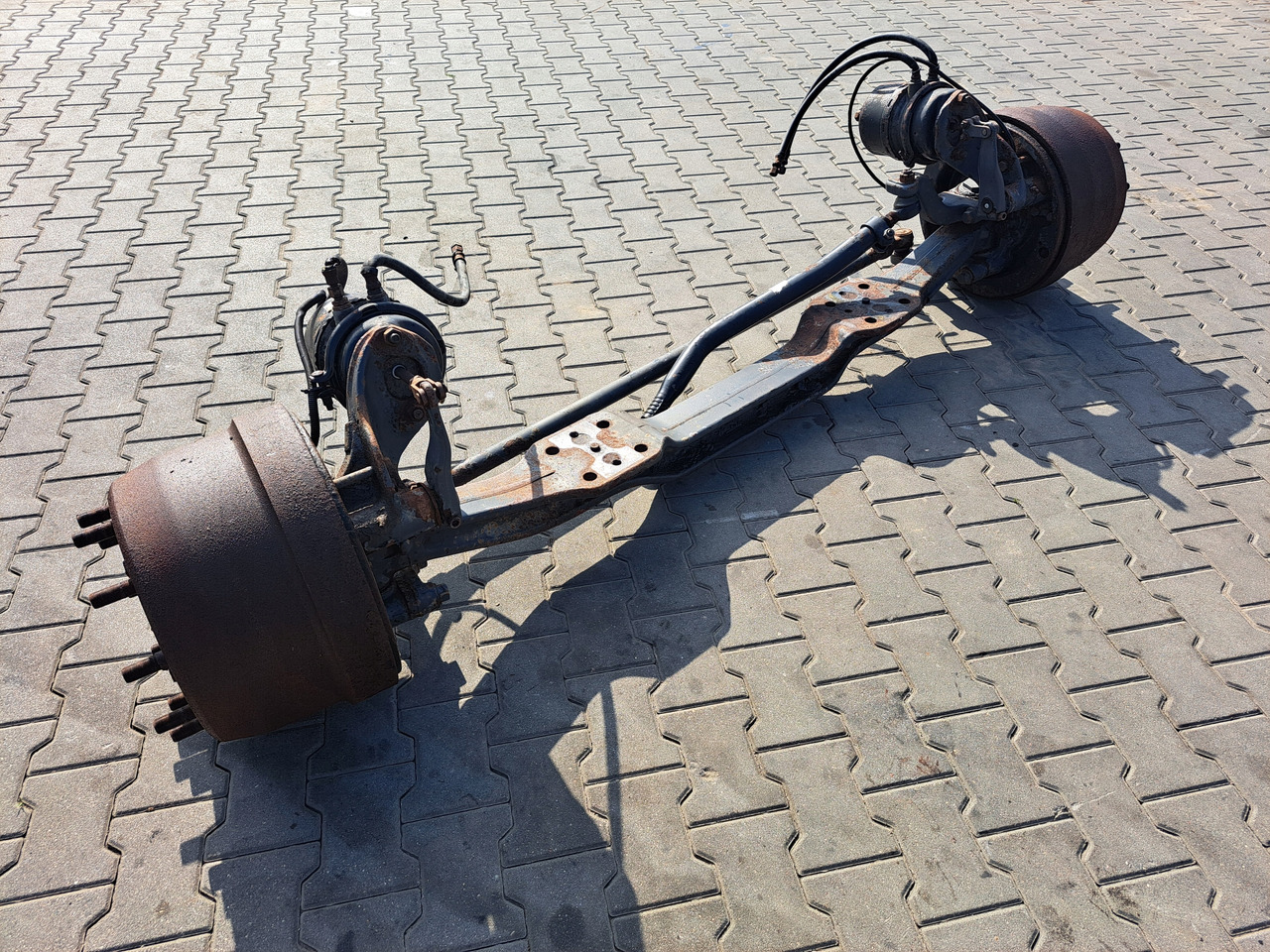 VOLVO BELKA OŚ PRZEDNIA ZWROTNICE BĘBNY PIASTY VOLVO FH FM 9 12 13 16 - Front axle for Truck: picture 2 VOLVO BELKA OŚ PRZEDNIA ZWROTNICE BĘBNY PIASTY VOLVO FH FM 9 12 13 16 - Front axle for Truck: picture 2