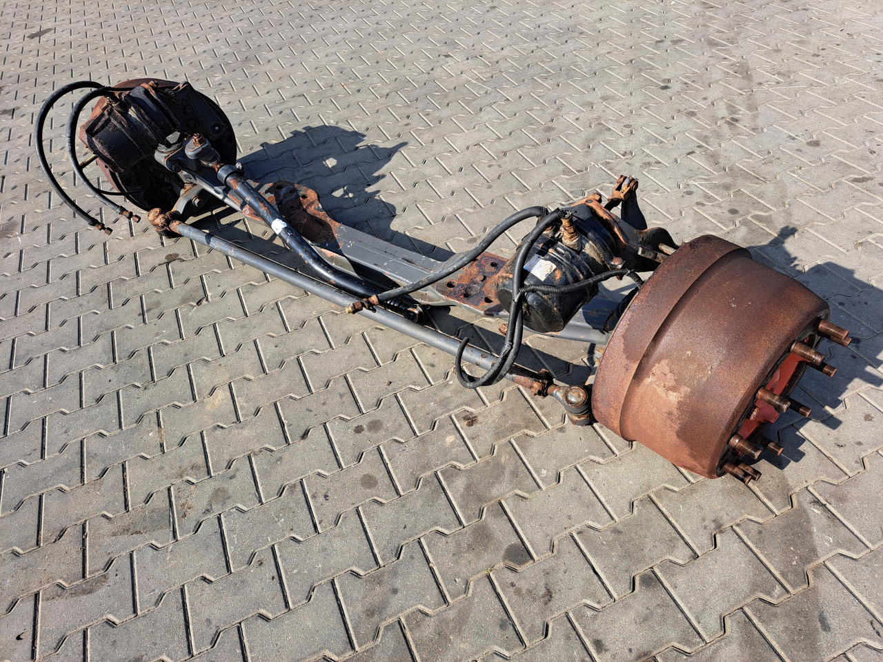 VOLVO BELKA OŚ PRZEDNIA ZWROTNICE BĘBNY PIASTY VOLVO FH FM 9 12 13 16 - Front axle for Truck: picture 1 VOLVO BELKA OŚ PRZEDNIA ZWROTNICE BĘBNY PIASTY VOLVO FH FM 9 12 13 16 - Front axle for Truck: picture 1