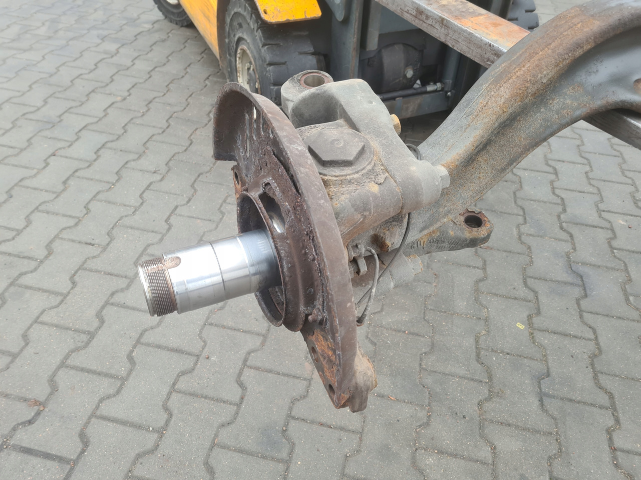 VOLVO BELKA OŚ PRZEDNIA ZWROTNICE FI 78 LOW DECK RENAULT GAMA T VOLVO FH 4 FH 16 - Axle and parts for Truck: picture 2 VOLVO BELKA OŚ PRZEDNIA ZWROTNICE FI 78 LOW DECK RENAULT GAMA T VOLVO FH 4 FH 16 - Axle and parts for Truck: picture 2