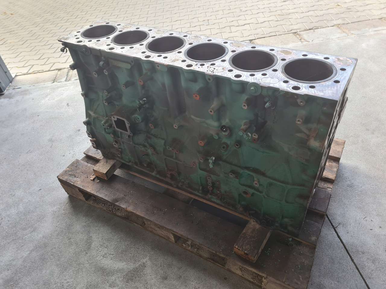 VOLVO BLOK SILNIKA D13K K6 VOLVO FH FH 4 5 - Cylinder block for Truck: picture 2 VOLVO BLOK SILNIKA D13K K6 VOLVO FH FH 4 5 - Cylinder block for Truck: picture 2