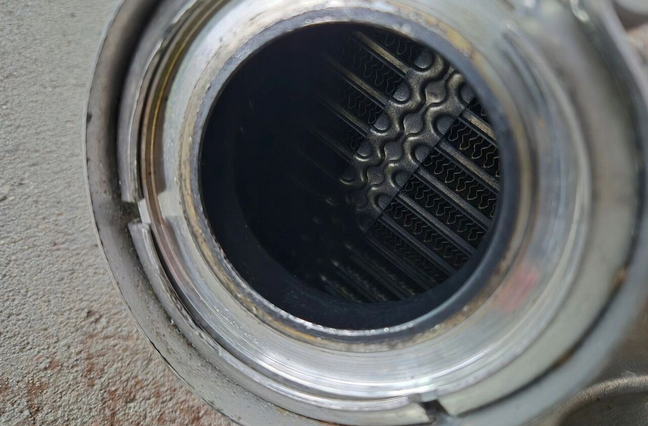 VOLVO CHŁODNICZKA SPALIN EGR FH 4 FH 16 D16K EURO6 21968564 - EGR cooler for Truck: picture 5 VOLVO CHŁODNICZKA SPALIN EGR FH 4 FH 16 D16K EURO6 21968564 - EGR cooler for Truck: picture 5