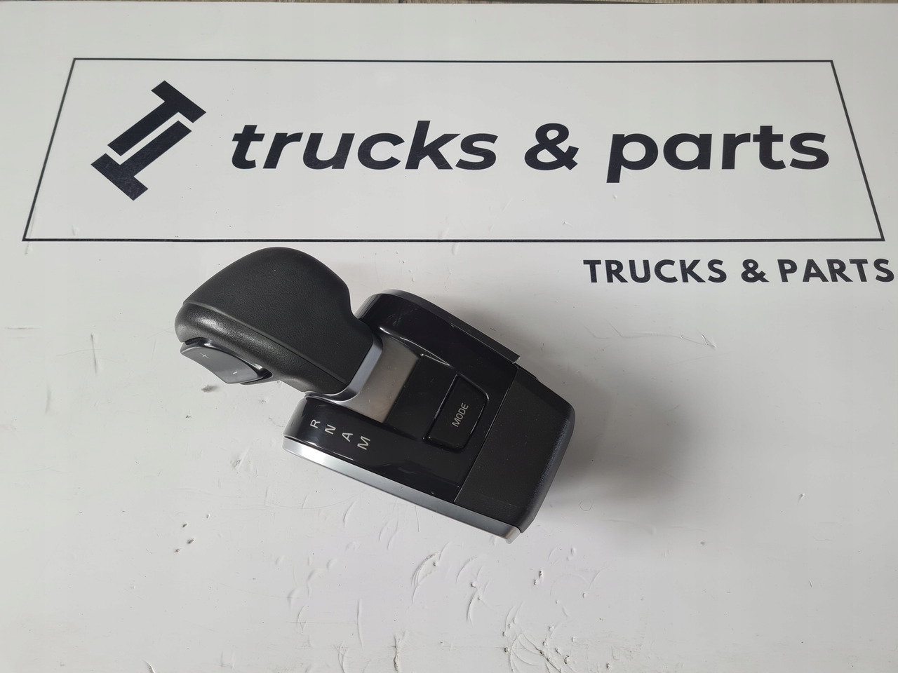 VOLVO JOYSTICK ZMIANY BIEGÓW LEWAREK VOLVO FH 5 FM 5 EURO 6 ORYGINAŁ 22719325 - Gear stick for Truck: picture 1 VOLVO JOYSTICK ZMIANY BIEGÓW LEWAREK VOLVO FH 5 FM 5 EURO 6 ORYGINAŁ 22719325 - Gear stick for Truck: picture 1