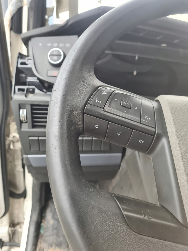 VOLVO KIEROWNICA WIELOFUNKCYJNA KOMPLETNA VOLVO FH 5 FM 5 FMX - Steering wheel for Truck: picture 3 VOLVO KIEROWNICA WIELOFUNKCYJNA KOMPLETNA VOLVO FH 5 FM 5 FMX - Steering wheel for Truck: picture 3
