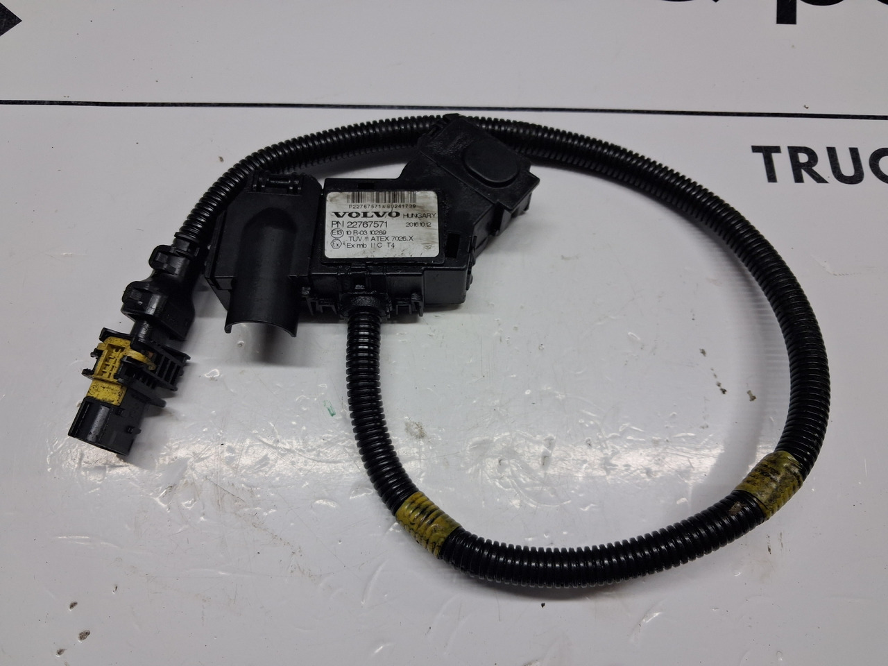 VOLVO KLEMA SENSOR CZUJNIK AKUMULATORA VOLVO FH FM 4 FMX 22767571 - Electrical system for Truck: picture 2 VOLVO KLEMA SENSOR CZUJNIK AKUMULATORA VOLVO FH FM 4 FMX 22767571 - Electrical system for Truck: picture 2