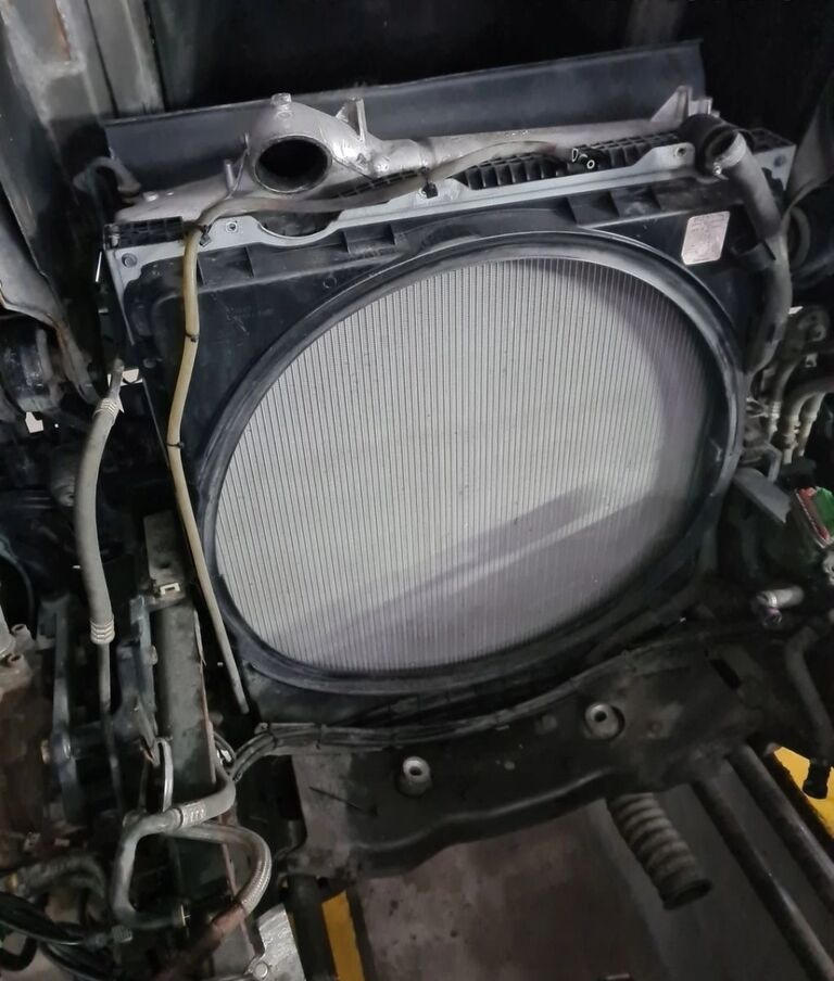 VOLVO KOMPLET CHŁODNIC FH 16 EURO 6 D16K - Radiator for Truck: picture 4 VOLVO KOMPLET CHŁODNIC FH 16 EURO 6 D16K - Radiator for Truck: picture 4