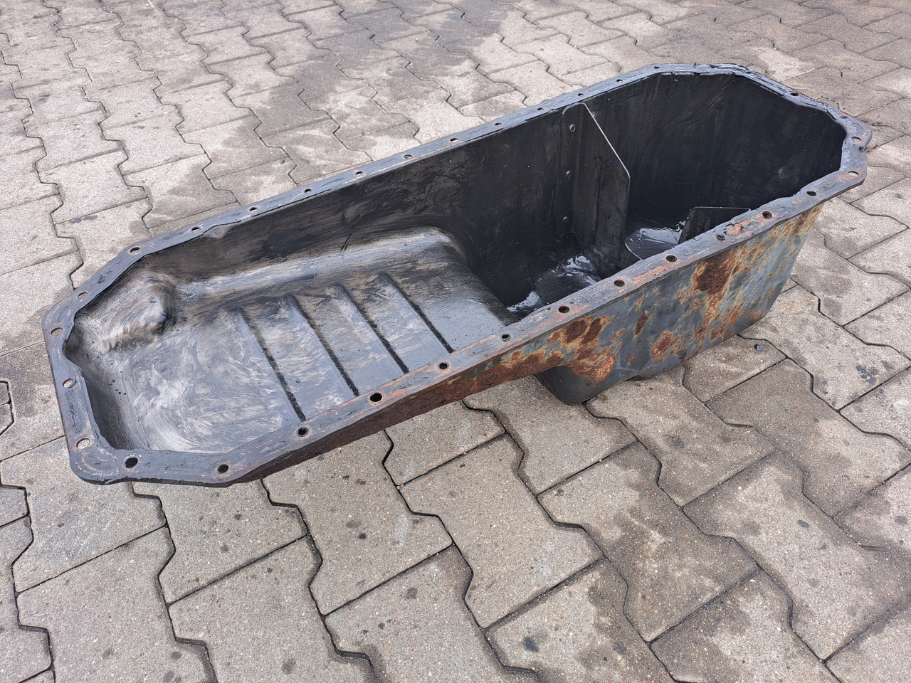VOLVO MISA MISKA OLEJOWA RENAULT MIDLUM PREMIUM DXI 7 VOLVO FL FE - Oil pan for Truck: picture 1 VOLVO MISA MISKA OLEJOWA RENAULT MIDLUM PREMIUM DXI 7 VOLVO FL FE - Oil pan for Truck: picture 1