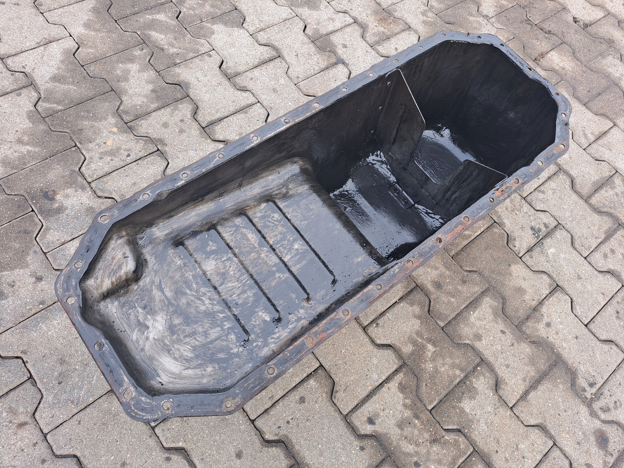VOLVO MISA MISKA OLEJOWA RENAULT MIDLUM PREMIUM DXI 7 VOLVO FL FE - Oil pan for Truck: picture 2 VOLVO MISA MISKA OLEJOWA RENAULT MIDLUM PREMIUM DXI 7 VOLVO FL FE - Oil pan for Truck: picture 2