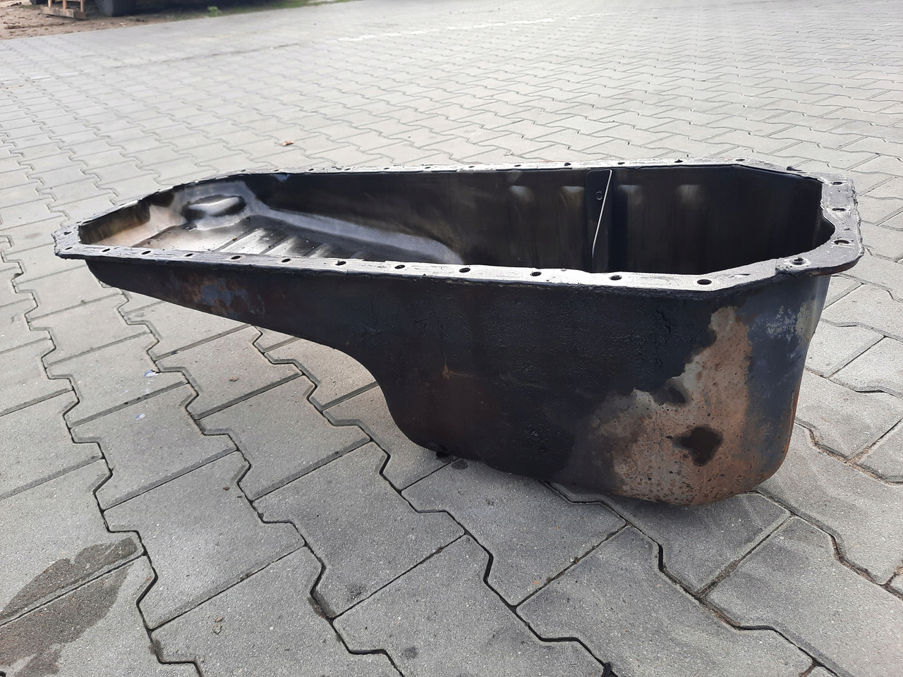 VOLVO MISA MISKA OLEJOWA SILNIKA RENAULT MIDLUM PREMIUM DXI 7 VOLVO FL FE - Oil pan for Truck: picture 2 VOLVO MISA MISKA OLEJOWA SILNIKA RENAULT MIDLUM PREMIUM DXI 7 VOLVO FL FE - Oil pan for Truck: picture 2