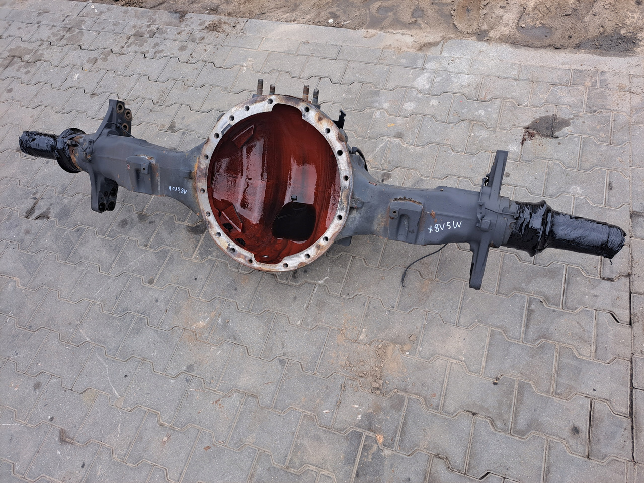 VOLVO OBUDOWA MOSTU POCHWA MS18X VOLVO FH 4 FM 4 FMX 18 SZPILEK - Transmission for Truck: picture 1 VOLVO OBUDOWA MOSTU POCHWA MS18X VOLVO FH 4 FM 4 FMX 18 SZPILEK - Transmission for Truck: picture 1