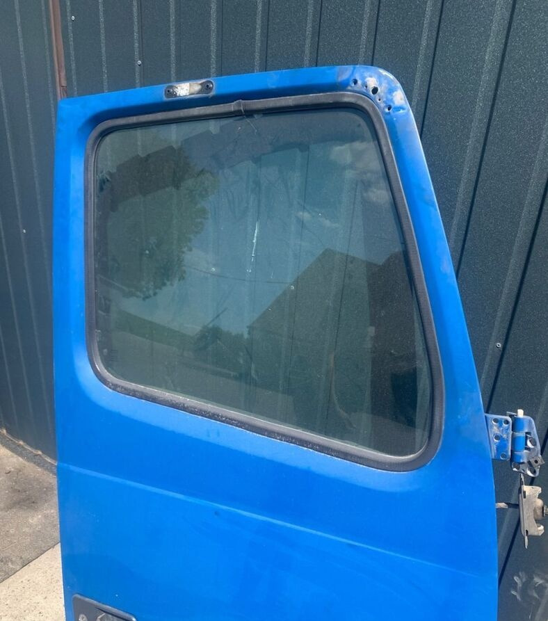 Volvo FH 12 13 - Door and parts for Truck: picture 3 Volvo FH 12 13 - Door and parts for Truck: picture 3