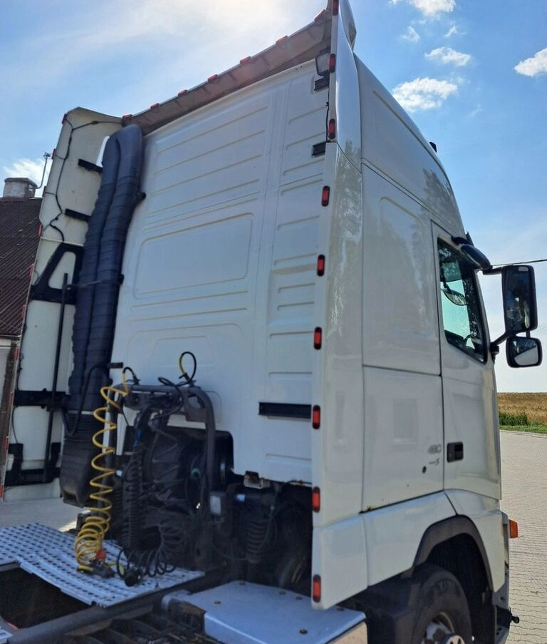 Volvo KOMPLETNA FH 12 13 XL WYSOKA AUTOMAT Volvo Wersja Europejska - Cab for Truck: picture 4 Volvo KOMPLETNA FH 12 13 XL WYSOKA AUTOMAT Volvo Wersja Europejska - Cab for Truck: picture 4