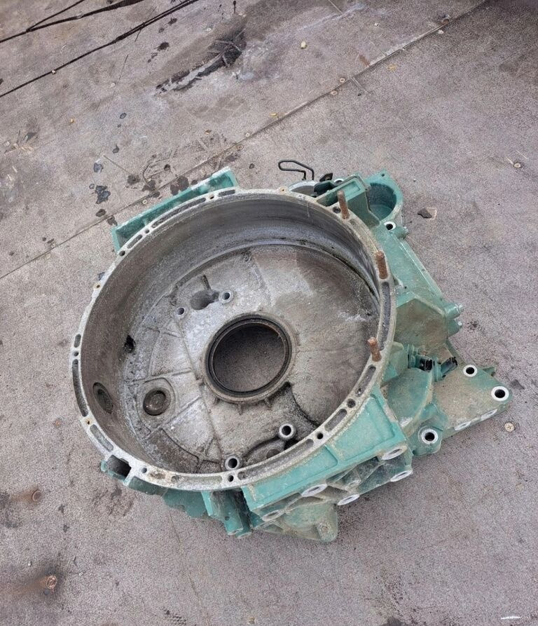 Volvo OBUDOWA SPRZĘGŁA KOŁA ZAMACHOWEGO FL D8K RENAULT GAMA D EURO 6. Volvo OE - Flywheel for Truck: picture 1 Volvo OBUDOWA SPRZĘGŁA KOŁA ZAMACHOWEGO FL D8K RENAULT GAMA D EURO 6. Volvo OE - Flywheel for Truck: picture 1