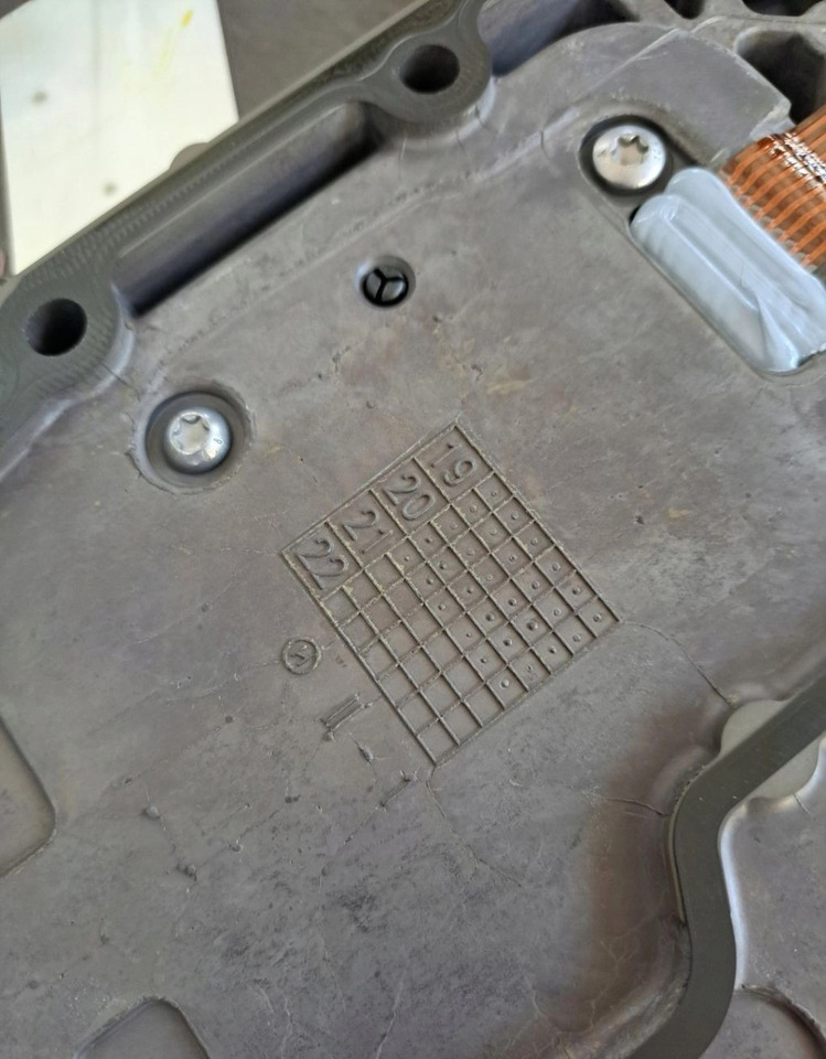 ZF ELEKTRONIKA WYBIERAKA SKRZYNI BIEGÓW ZF TRAXON 12TX2620 TD 0501337233 21034134 K023088 - ECU: picture 4 ZF ELEKTRONIKA WYBIERAKA SKRZYNI BIEGÓW ZF TRAXON 12TX2620 TD 0501337233 21034134 K023088 - ECU: picture 4