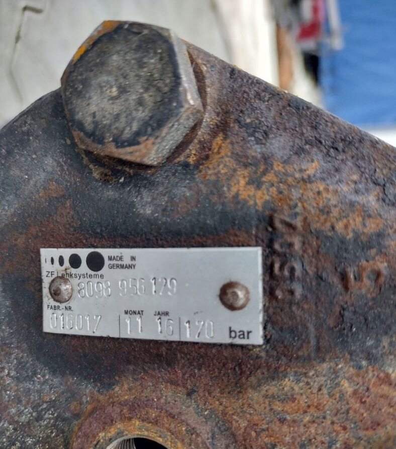 ZF KOLUMNA KIEROWNICZA OSI SKRĘTNEJ VOLVO FH FM 6X2 - Steering gear for Truck: picture 2 ZF KOLUMNA KIEROWNICZA OSI SKRĘTNEJ VOLVO FH FM 6X2 - Steering gear for Truck: picture 2