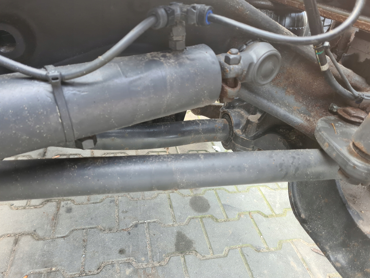 ZF SIŁOWNIK OSI SKRĘTNEJ KIEROWANEJ VOLVO FH FM 9 13 4 - Steering for Truck: picture 5 ZF SIŁOWNIK OSI SKRĘTNEJ KIEROWANEJ VOLVO FH FM 9 13 4 - Steering for Truck: picture 5