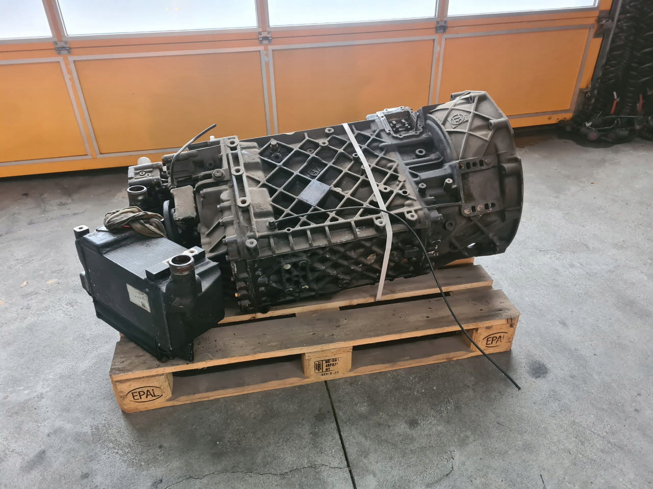 ZF SKRZYNIA BIEGÓW MANUALNA ZF NEW ECOSPLIT 16S2221 TD Z RETARDEREM - Gearbox for Truck: picture 2 ZF SKRZYNIA BIEGÓW MANUALNA ZF NEW ECOSPLIT 16S2221 TD Z RETARDEREM - Gearbox for Truck: picture 2