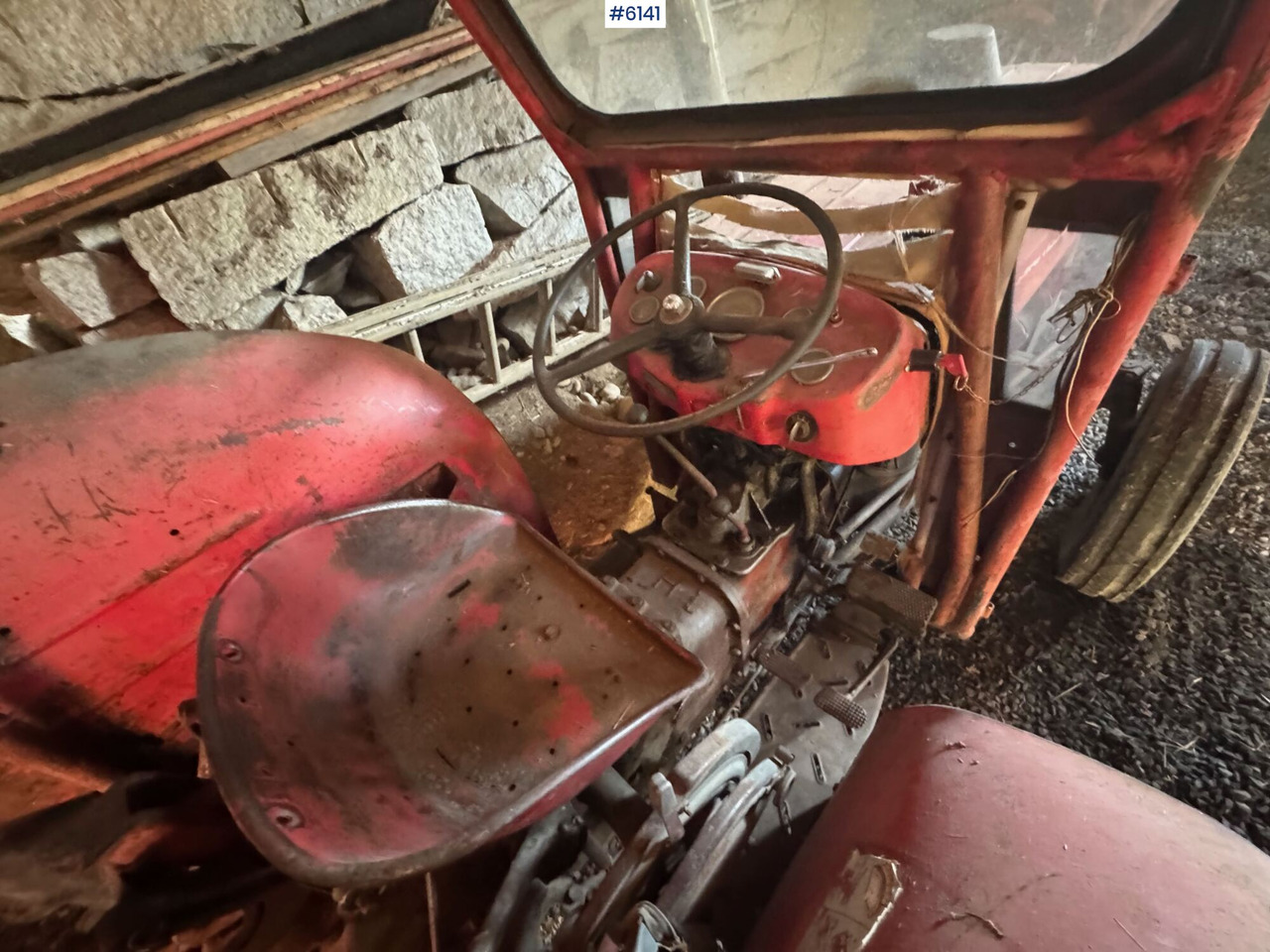 Farm tractor 1967 Massey Ferguson 135. WATCH VIDEO!: picture 13