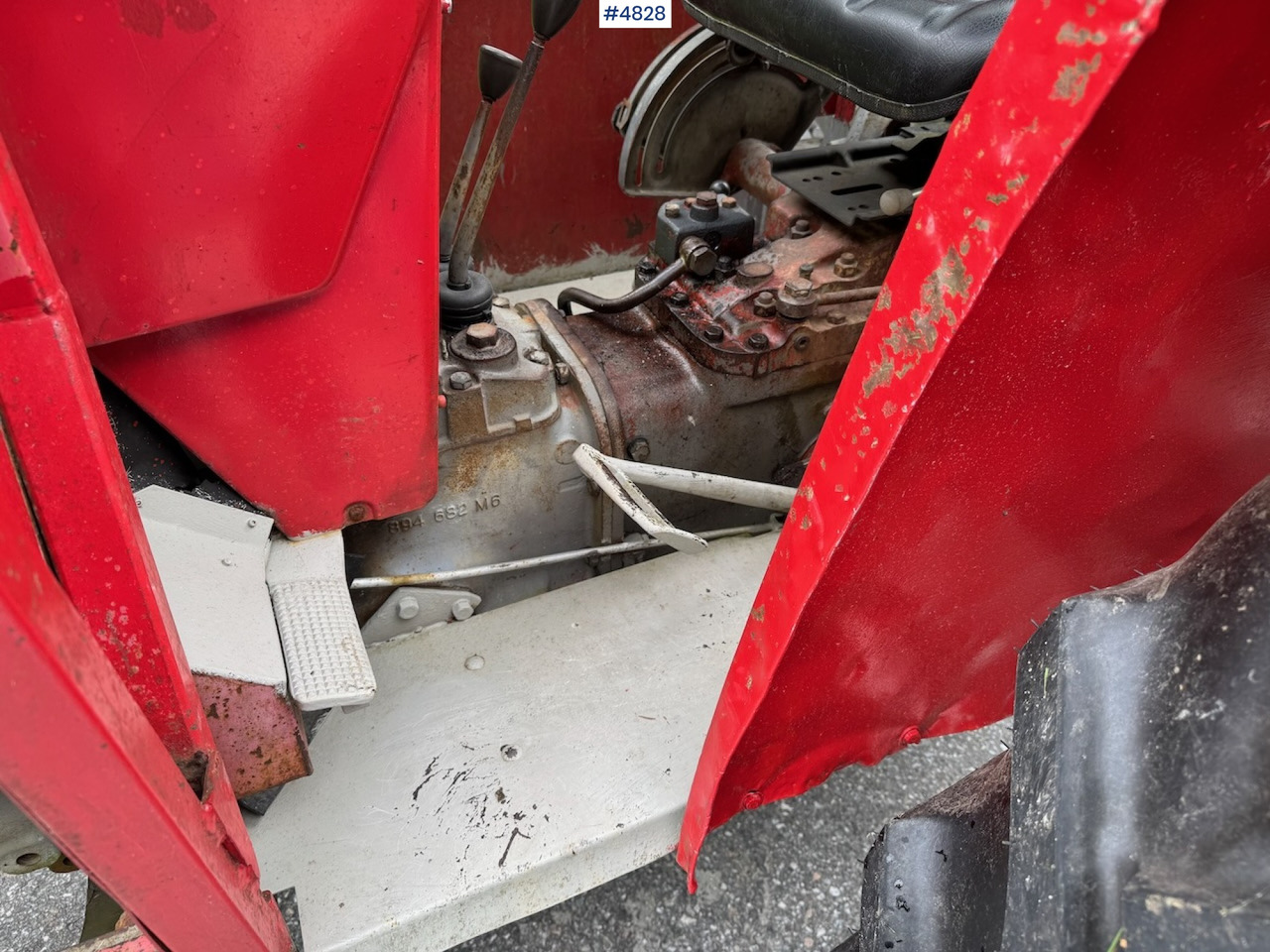 1970 Massey Ferguson 165 w/ front loader - Farm tractor: picture 5 1970 Massey Ferguson 165 w/ front loader - Farm tractor: picture 5