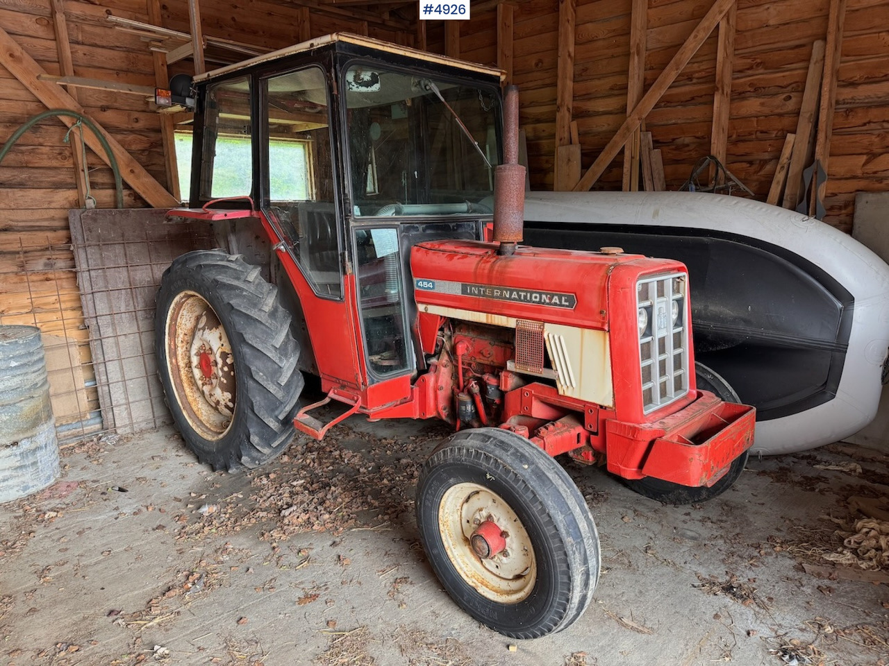 1977 International Harvester 454 - Farm tractor: picture 1 1977 International Harvester 454 - Farm tractor: picture 1