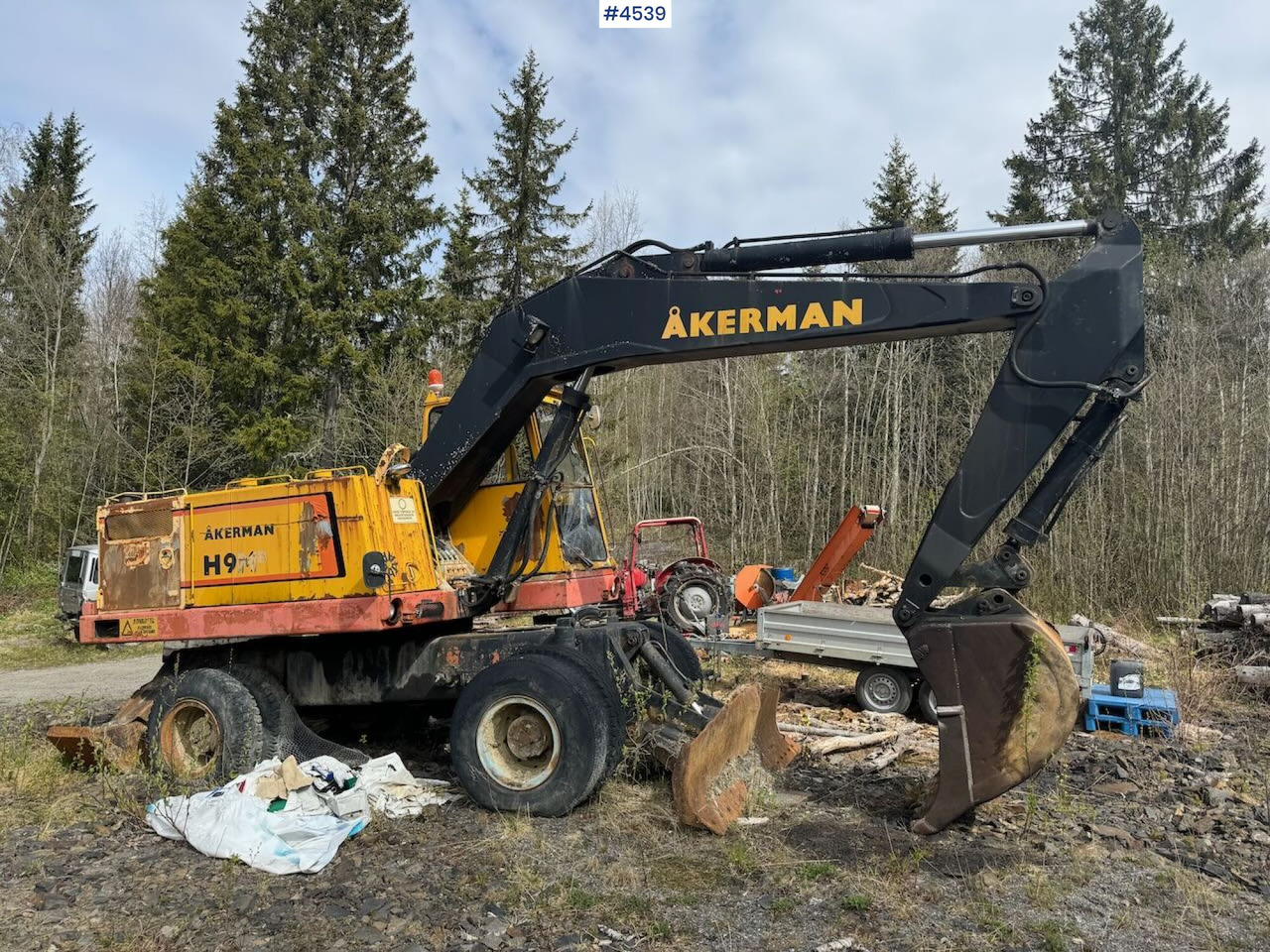 1979 Åkerman H9 Wheeled excavator w/ bucket. Repair object. - Excavator: picture 1 1979 Åkerman H9 Wheeled excavator w/ bucket. Repair object. - Excavator: picture 1