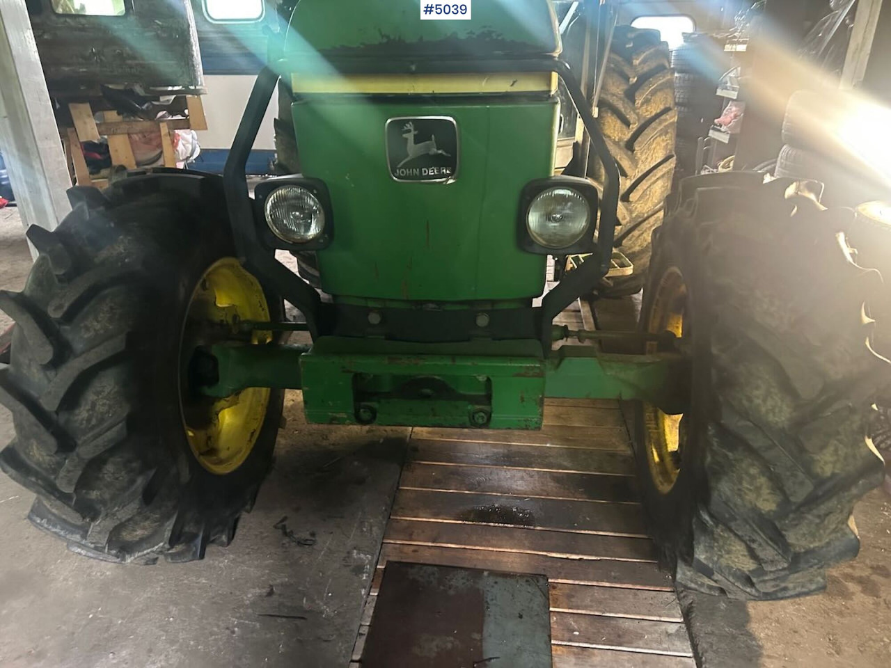 1987 John Deere 2850 Synchron w/ front loader - Farm tractor: picture 5 1987 John Deere 2850 Synchron w/ front loader - Farm tractor: picture 5