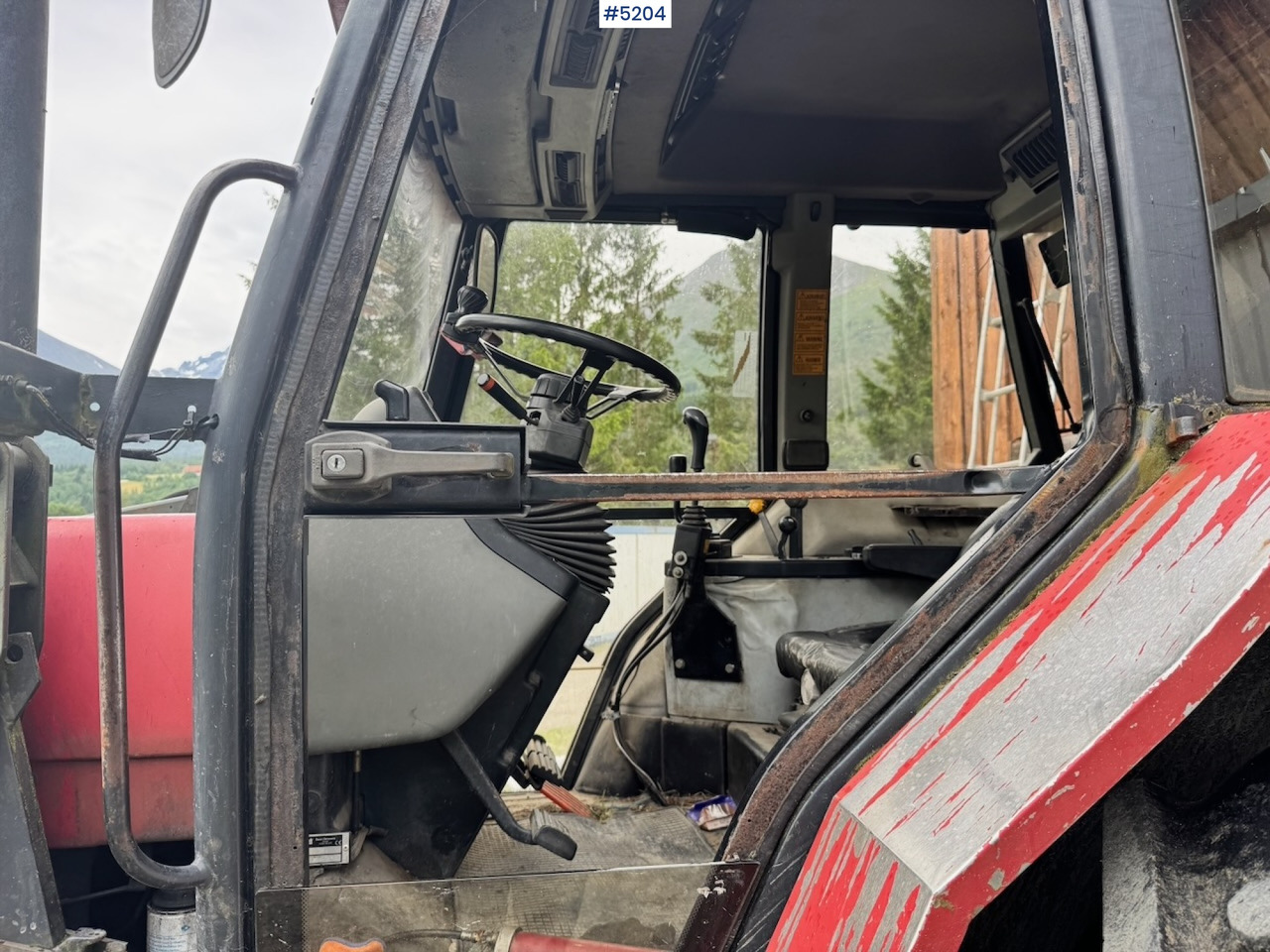 Farm tractor 1996 Case International 5120 Maxxum: picture 12