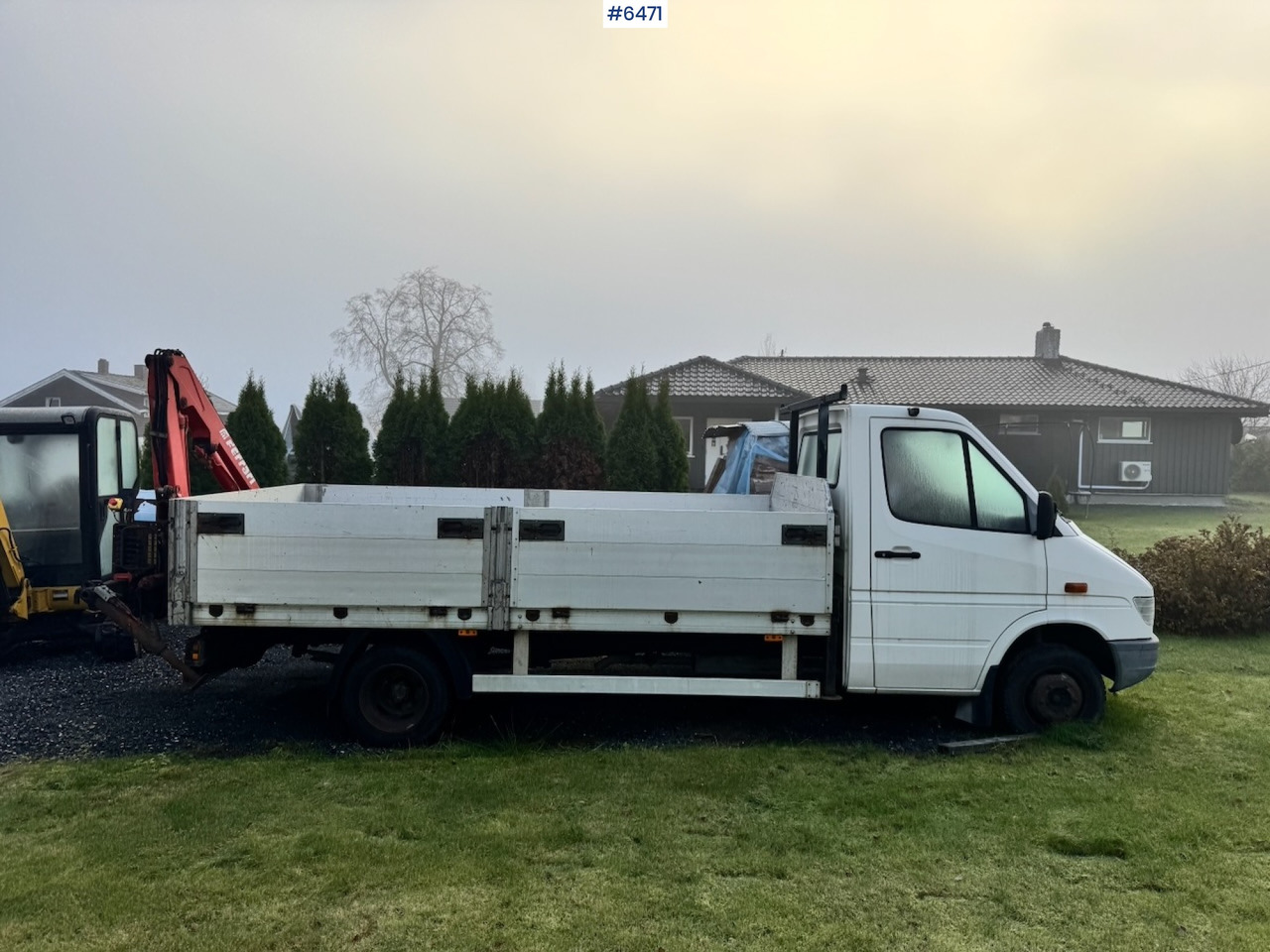1996 Mercedes 412D Flatbed truck w/ Rear-mounted crane. - Open body delivery van: picture 4 1996 Mercedes 412D Flatbed truck w/ Rear-mounted crane. - Open body delivery van: picture 4