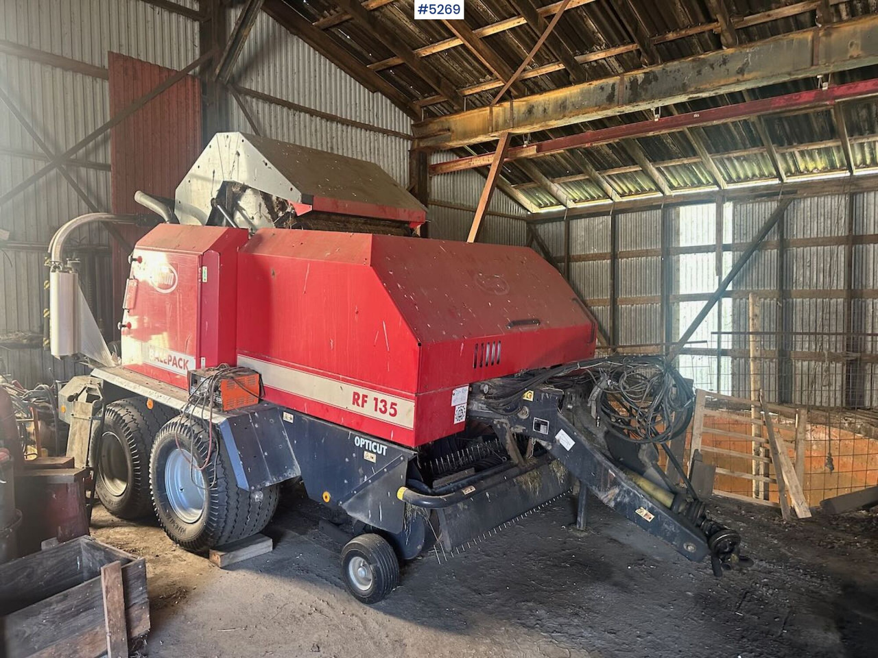 2003 Vicon RF 135 opticut round baler. - Tedding equipment: picture 2 2003 Vicon RF 135 opticut round baler. - Tedding equipment: picture 2