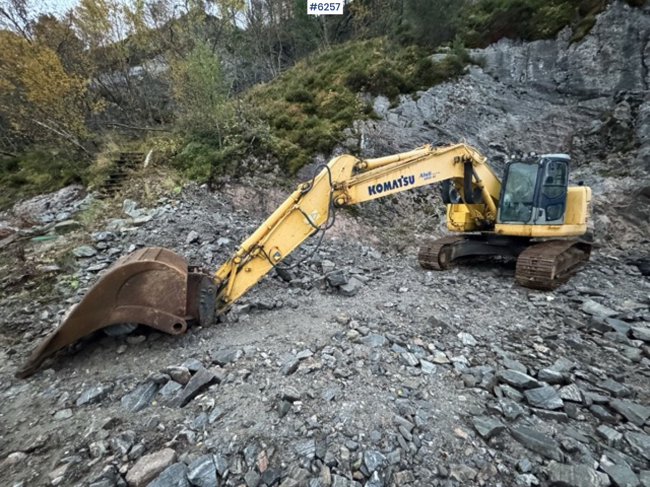 2005 Komatsu PC228 USLC-3K with Digging Bucket – SEE VIDEO! - Excavator: picture 3 2005 Komatsu PC228 USLC-3K with Digging Bucket – SEE VIDEO! - Excavator: picture 3