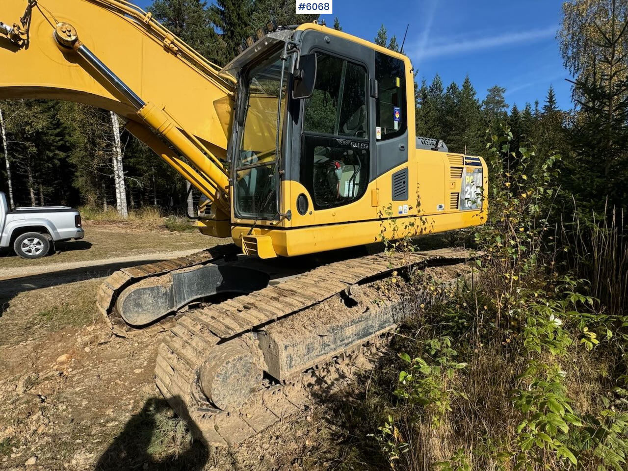 2007 Komatsu PC210LC Tracked Excavator with 3 buckets, tilt, grapple, and ripper. - Excavator: picture 4 2007 Komatsu PC210LC Tracked Excavator with 3 buckets, tilt, grapple, and ripper. - Excavator: picture 4