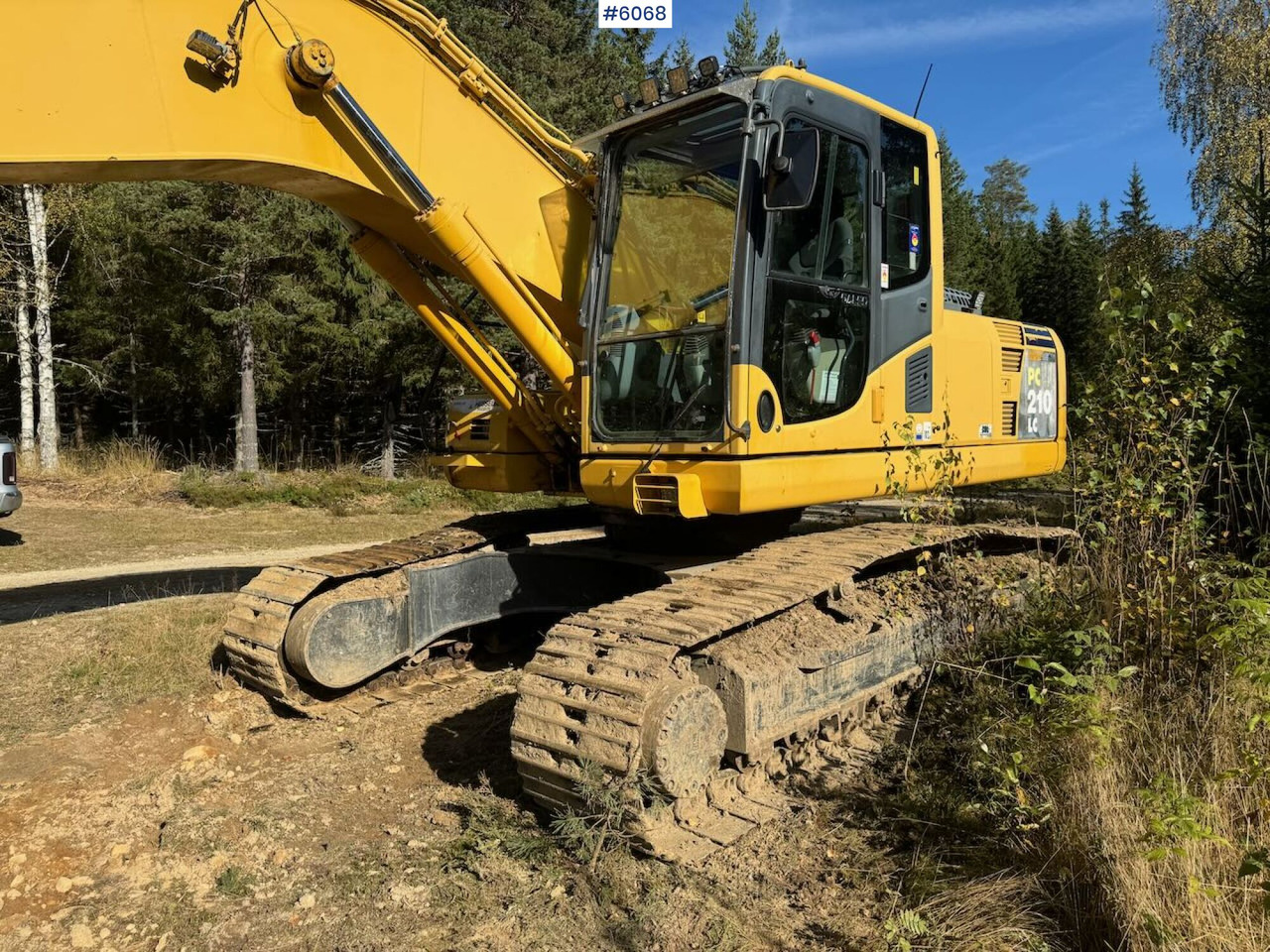 2007 Komatsu PC210LC Tracked Excavator with 3 buckets, tilt, grapple, and ripper. - Excavator: picture 3 2007 Komatsu PC210LC Tracked Excavator with 3 buckets, tilt, grapple, and ripper. - Excavator: picture 3