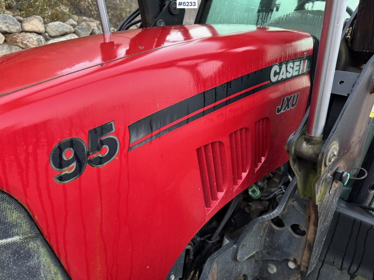 2010 Case IH JXU 95 w/ front loader. - Farm tractor: picture 2 2010 Case IH JXU 95 w/ front loader. - Farm tractor: picture 2