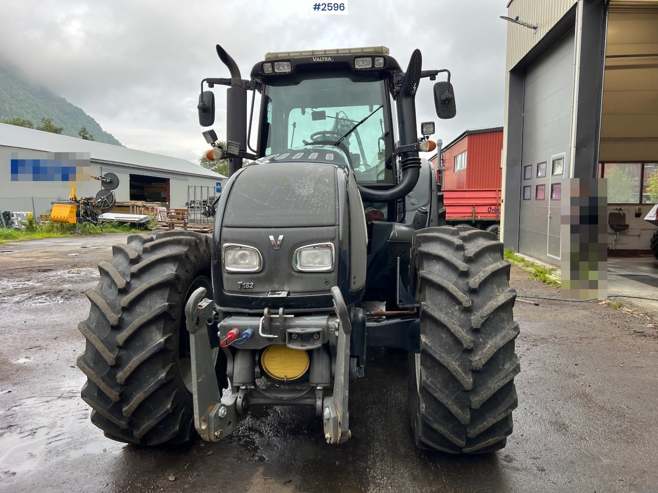 2010 Valtra T182 Versu Tractor w/ 2015 NHS 300E Chipper and 2015 Junkkari P4169 Crane - Farm tractor: picture 4 2010 Valtra T182 Versu Tractor w/ 2015 NHS 300E Chipper and 2015 Junkkari P4169 Crane - Farm tractor: picture 4