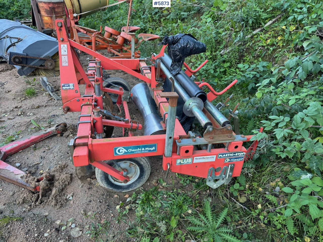 2012 Checchi and Magli PS 14 Plus Plastlayer - Soil tillage equipment: picture 3 2012 Checchi and Magli PS 14 Plus Plastlayer - Soil tillage equipment: picture 3