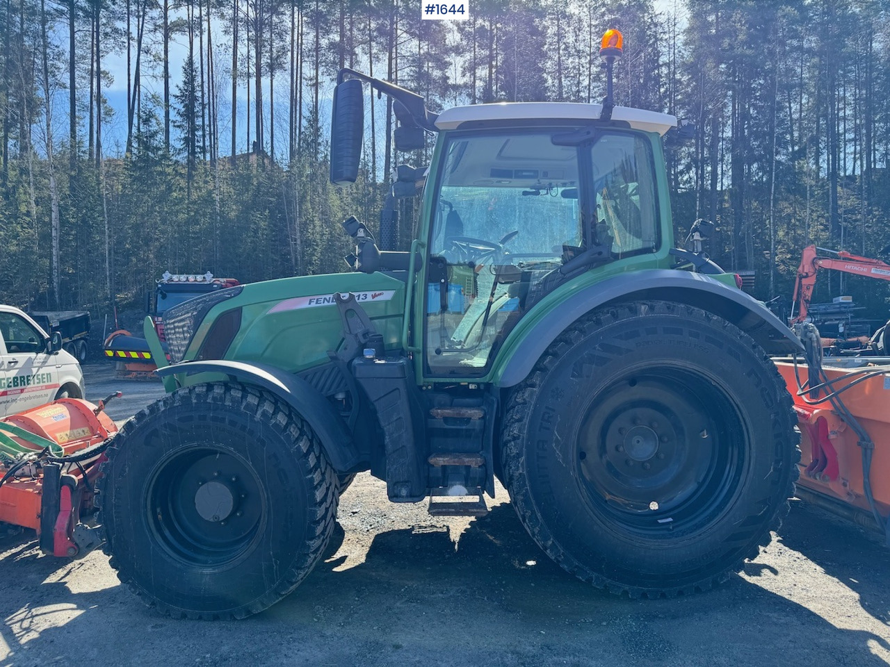 2015 Fendt 313S4 Traktor w/ front loader - Farm tractor: picture 3 2015 Fendt 313S4 Traktor w/ front loader - Farm tractor: picture 3