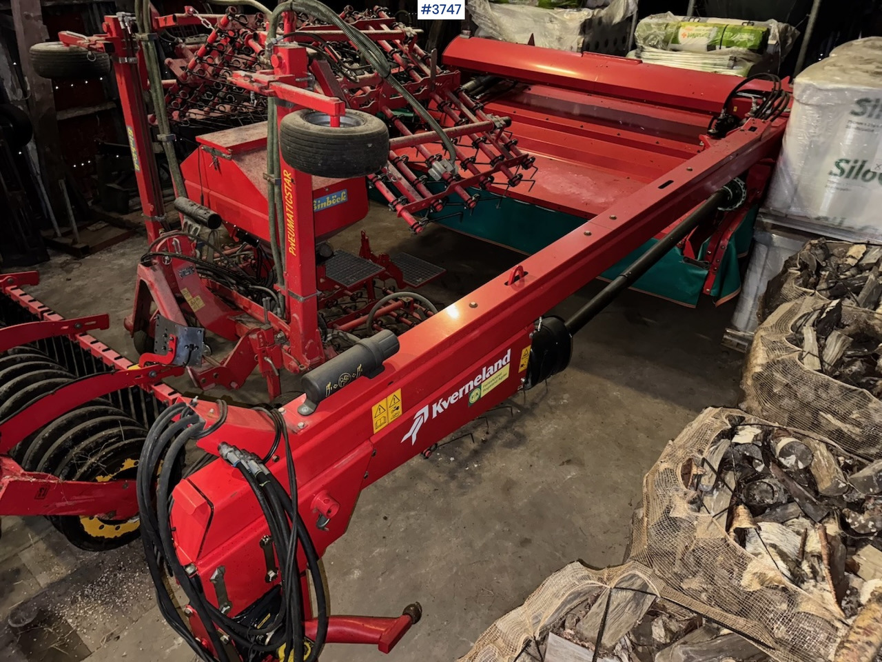 2017 Kverneland 4332LT Trailed mower. - Tedding equipment: picture 1 2017 Kverneland 4332LT Trailed mower. - Tedding equipment: picture 1