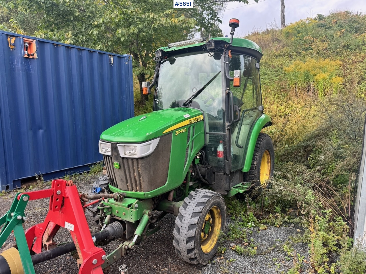 2018 John Deere 3045R with front hydraulics and front PTO - Farm tractor: picture 3 2018 John Deere 3045R with front hydraulics and front PTO - Farm tractor: picture 3