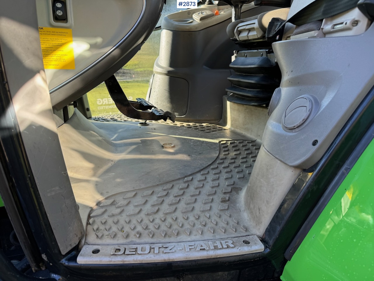 2019 Deutz-Fahr 6120 TV w/front loader and twin wheels - Farm tractor: picture 5 2019 Deutz-Fahr 6120 TV w/front loader and twin wheels - Farm tractor: picture 5