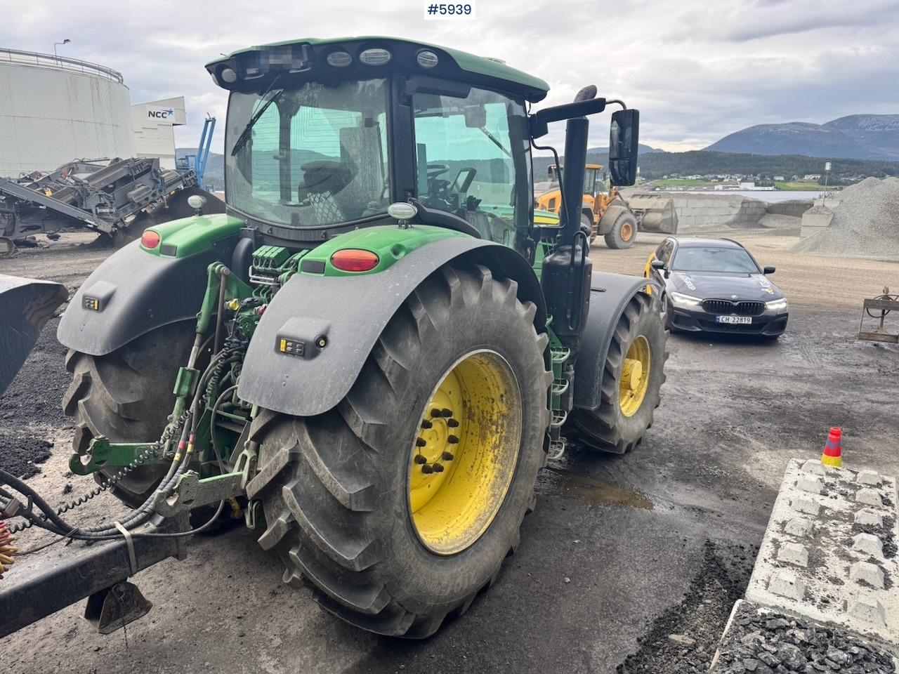 2020 John Deere 6215R w/ Front PTO and hydraulics. 2 sets of tires. - Farm tractor: picture 5 2020 John Deere 6215R w/ Front PTO and hydraulics. 2 sets of tires. - Farm tractor: picture 5