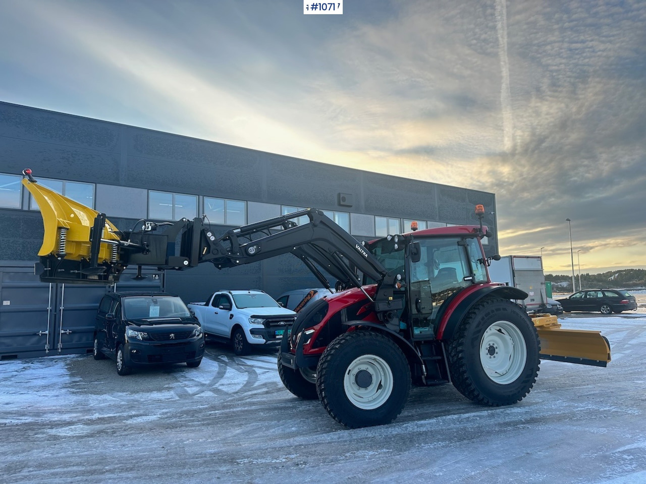 2023 Valtra A95 4x4 Tractor w/ Front Loader, Plow and Back plow - Farm tractor: picture 2 2023 Valtra A95 4x4 Tractor w/ Front Loader, Plow and Back plow - Farm tractor: picture 2