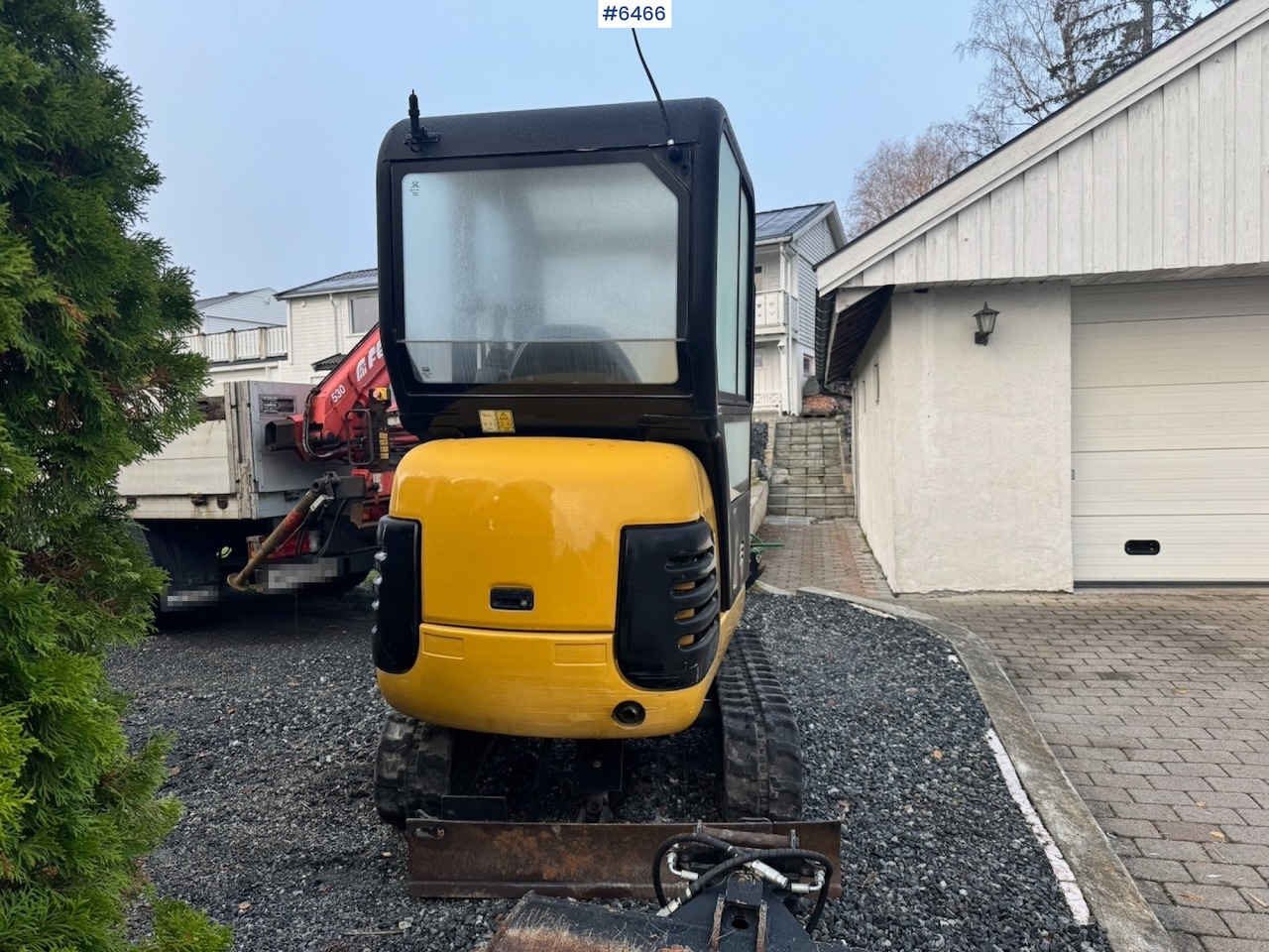 Approx. 2004 CAT 301.8 Mini excavator w/ 4 buckets and grapple. - Mini excavator: picture 4 Approx. 2004 CAT 301.8 Mini excavator w/ 4 buckets and grapple. - Mini excavator: picture 4