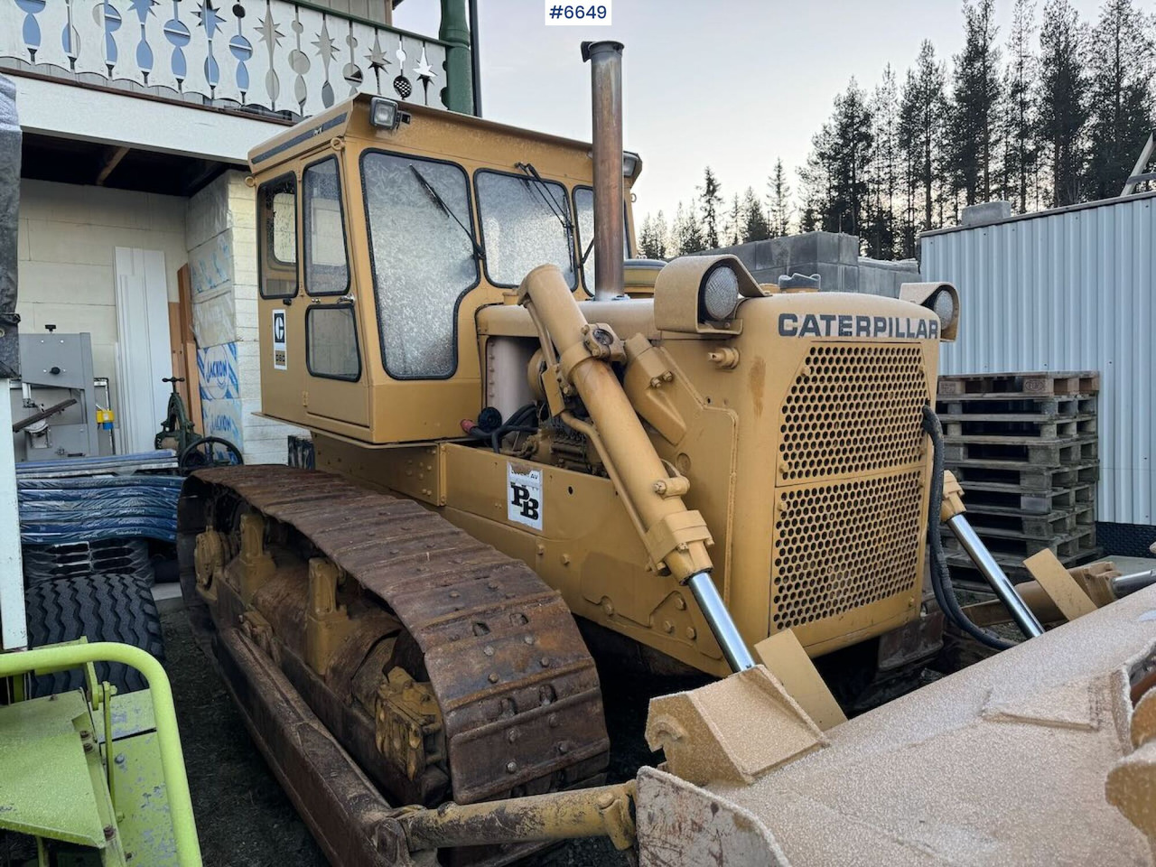 Bulldozer CAT D6C Dozer w/ blade and ripper.: picture 6