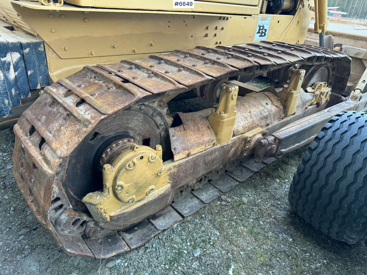 Bulldozer CAT D6C Dozer w/ blade and ripper.: picture 20
