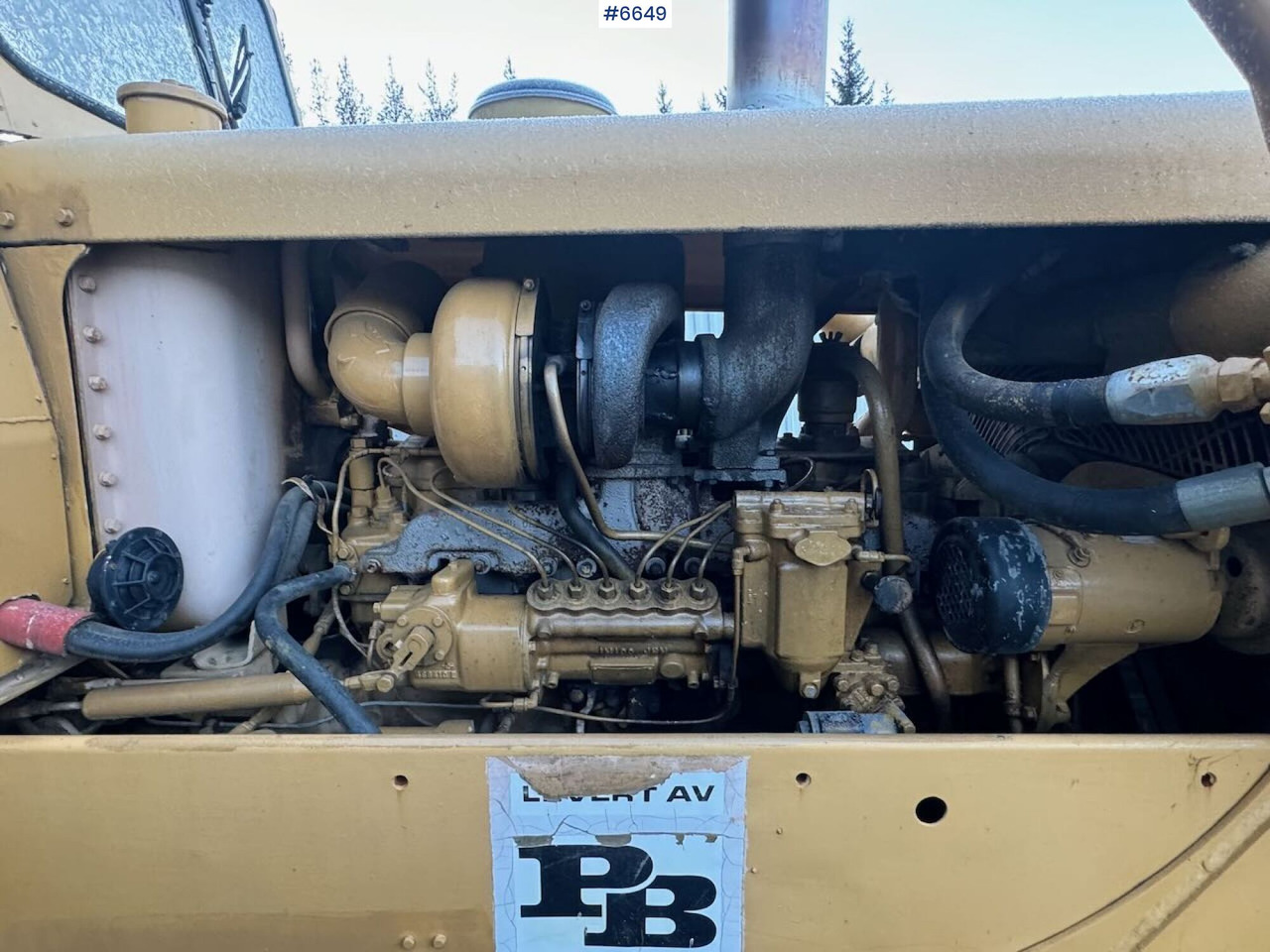 Bulldozer CAT D6C Dozer w/ blade and ripper.: picture 9