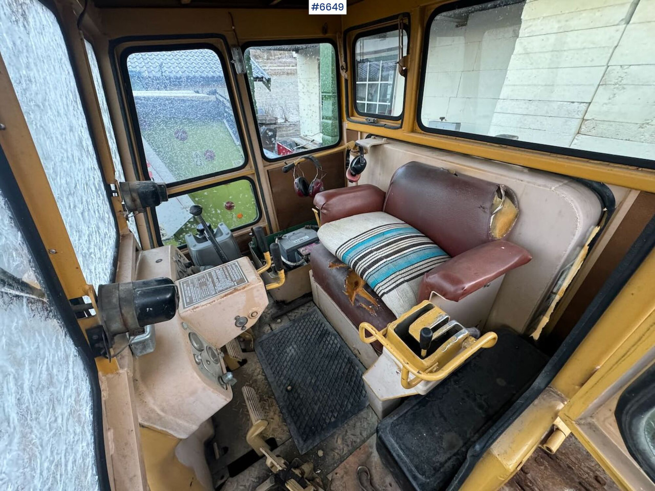 Bulldozer CAT D6C Dozer w/ blade and ripper.: picture 17