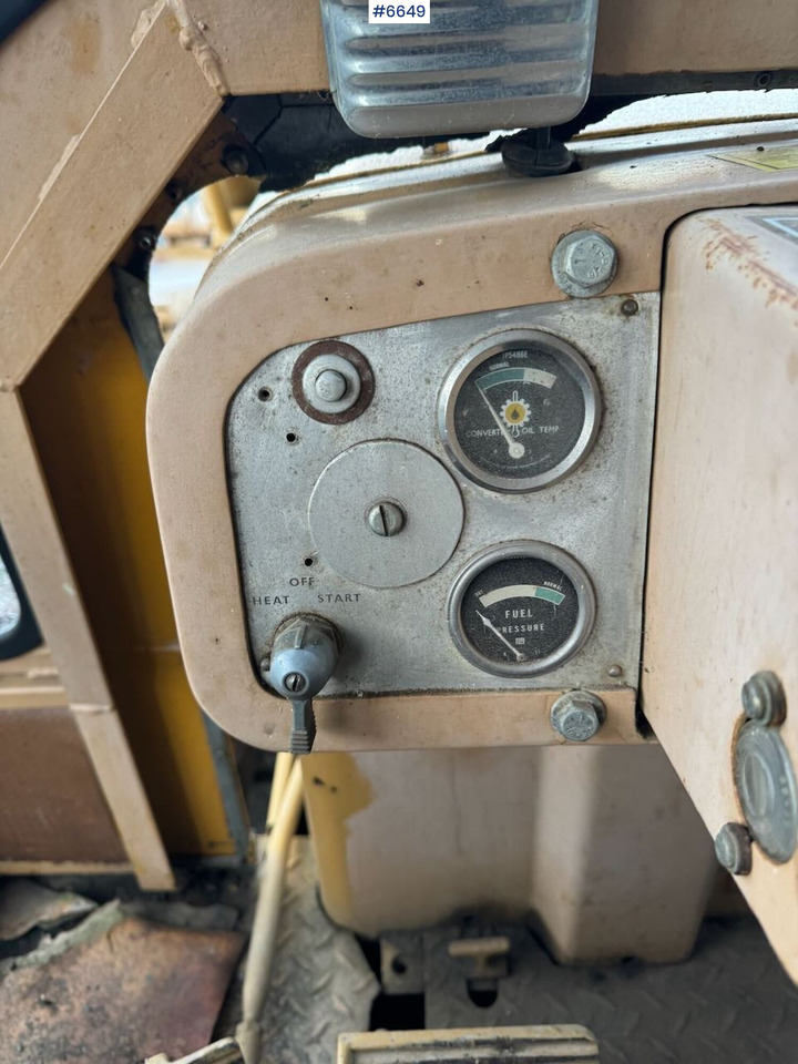 Bulldozer CAT D6C Dozer w/ blade and ripper.: picture 13