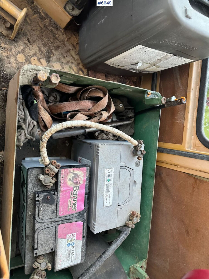 Bulldozer CAT D6C Dozer w/ blade and ripper.: picture 12